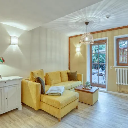 Apartman Aurora *